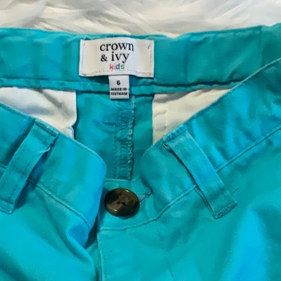 Crown & Ivy Blue Casual Shorts with Relaxed Fit - Picture 2 of 4